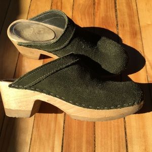 Women's Sven Clogs, size 39 Swedish wooden heel